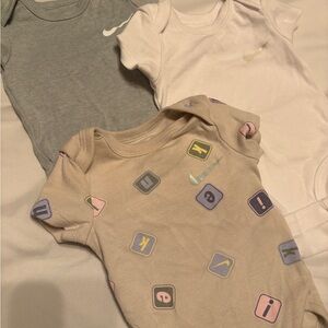Nike Infant Onesies Trio - Gray, White, Beige